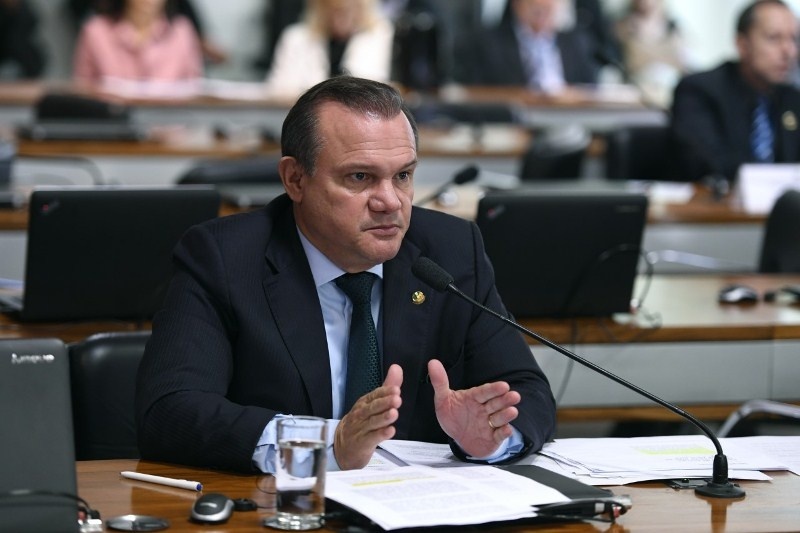 Projeto susta decisão do Governo que restringe Simples para várias profissões