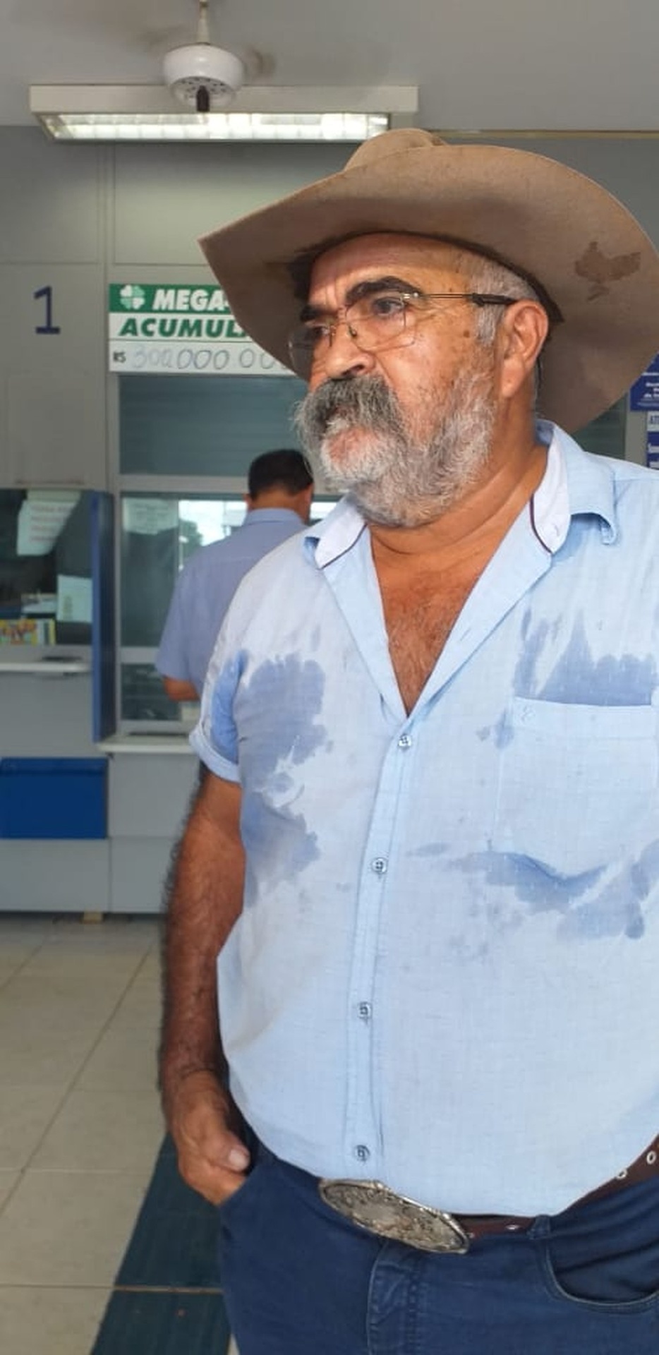 Ganhador da Mega da Virada agradece funcionária que registrou o bilhete: 'Darei uma gorjeta a ela'