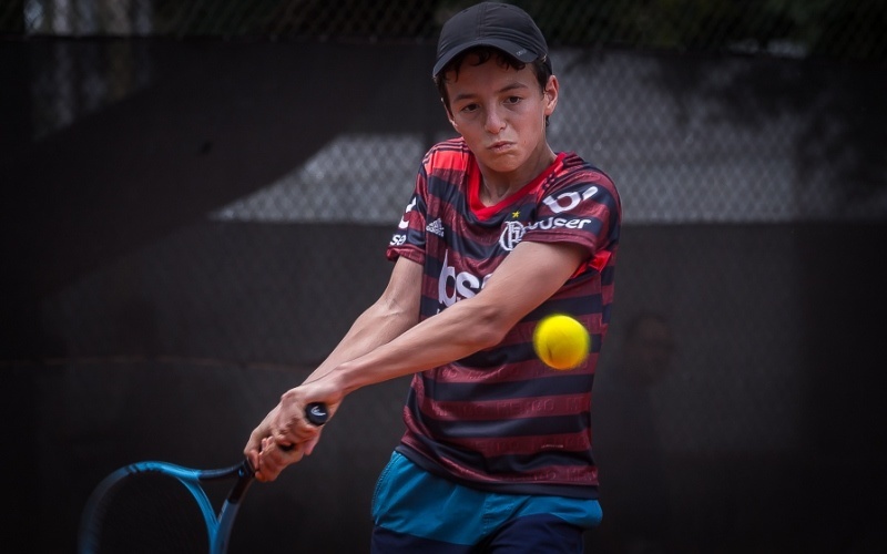 Kaue Noatto sagra-se campeão por duas vezes em torneio Sul Brasileiro de Tênis