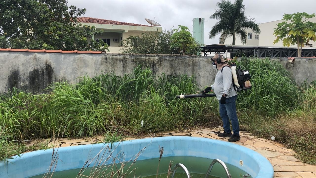 Antigo prédio da polícia é criadouro do mosquito da dengue