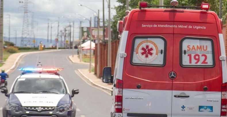 Em surto, filho tenta matar a mãe com golpes de tesoura
