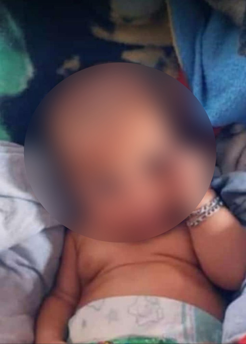 Bebê é encontrado morto e mãe diz que filho engasgou com leite materno