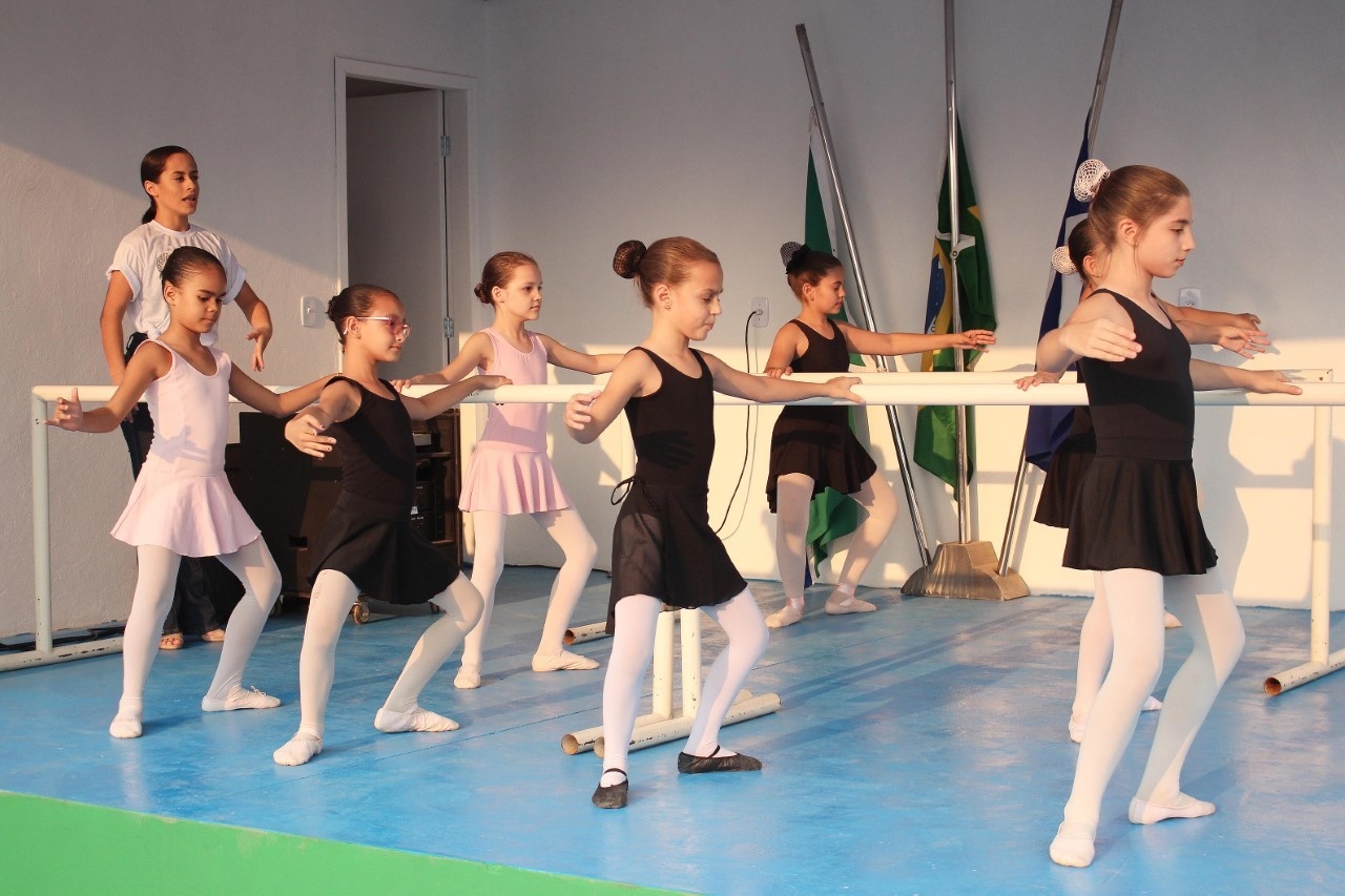 Cursos da Escola de Artes iniciam na próxima segunda-feira