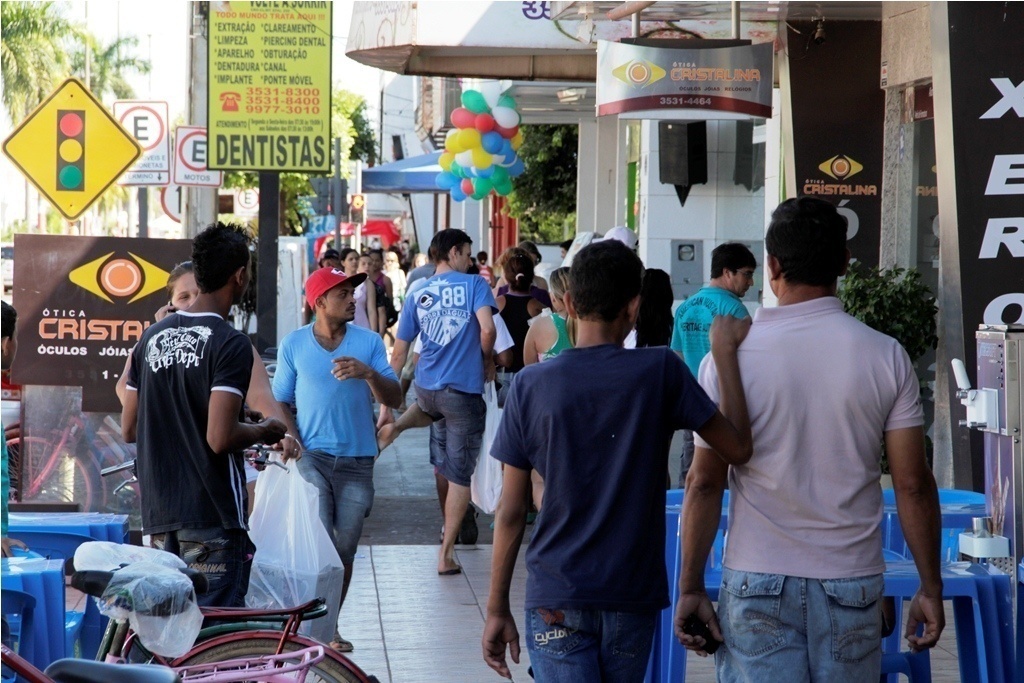 CDL alerta que Carnaval não é feriado e comércio pode abrir normalmente