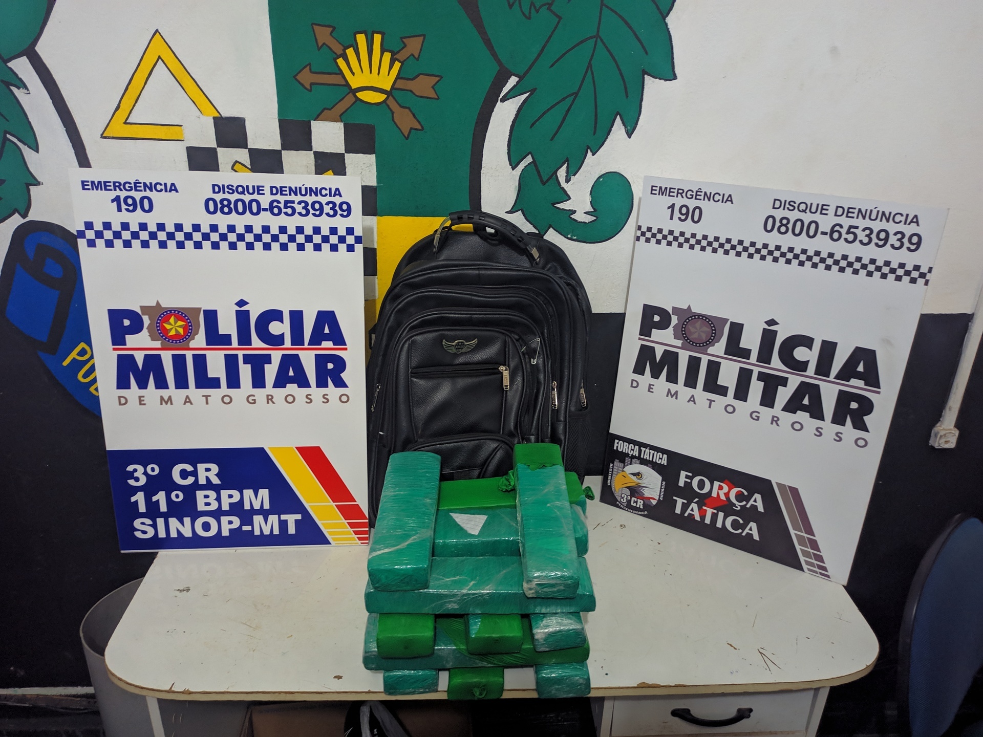 Polícia apreende 10 quilos de maconha em ônibus na BR-163