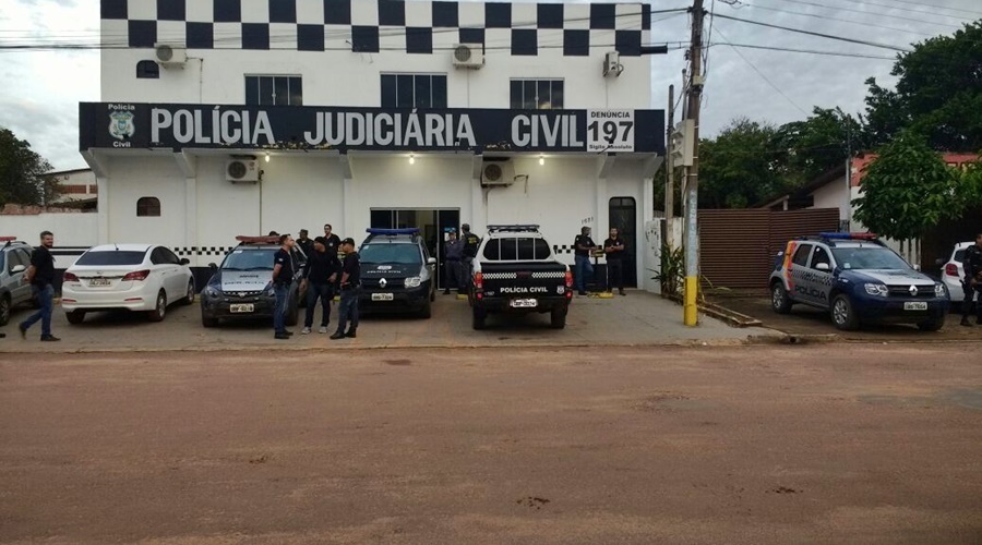 Ladrão finge ser pastor, faz oração em casa de moradora e comete assalto