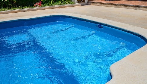 Bebê de 9 meses morre após cair na piscina em Sinop