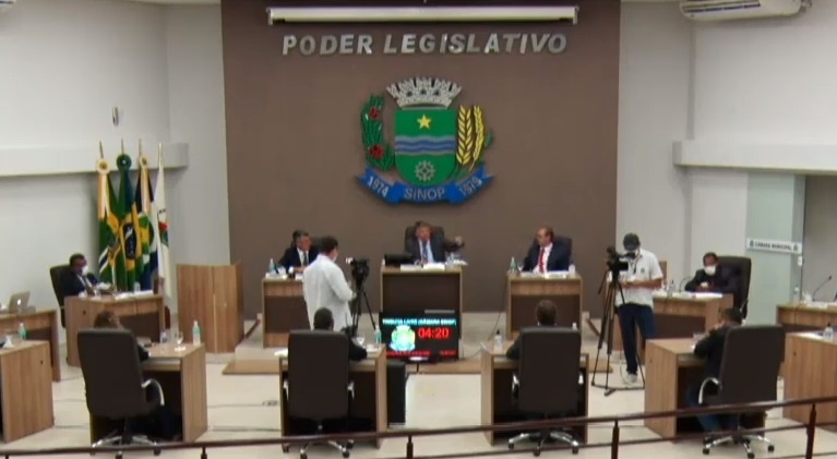 Dos 15 vereadores, 11 trocaram de partido