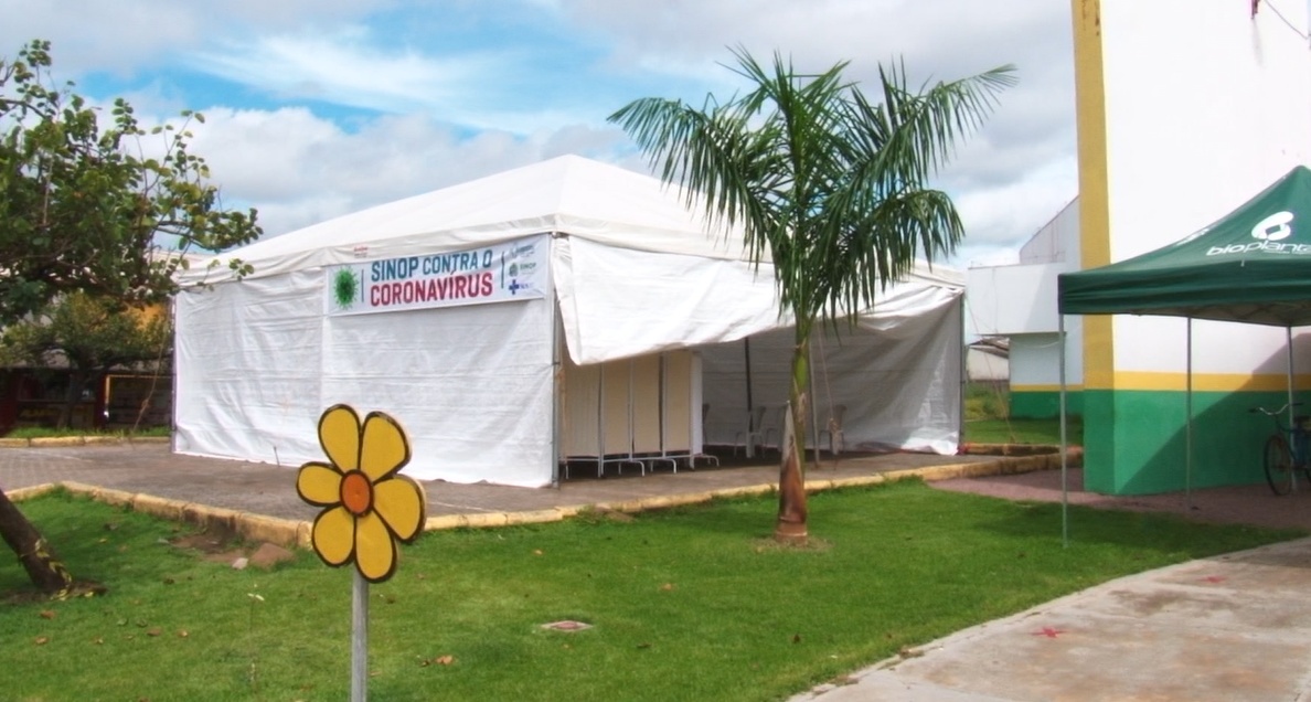Tenda instalada em Sinop atende pacientes com sintomas gripais