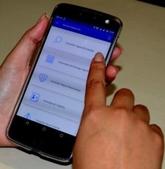 Sinopenses podem se candidatar a vagas de empregos por telefone