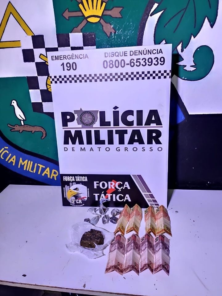 Jovem é detido suspeito de vender drogas próximo de escola