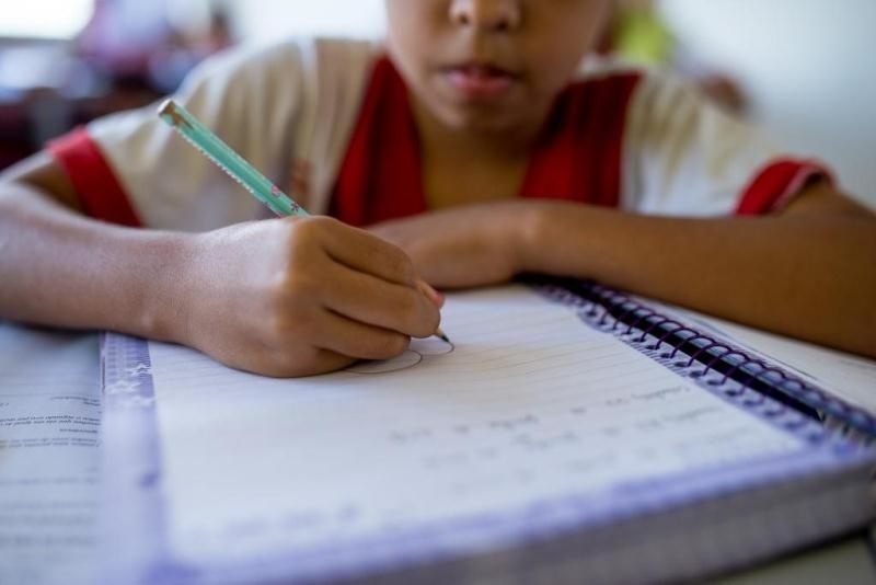 Governo fará avaliação nos próximos 7 dias para decidir retorno às aulas