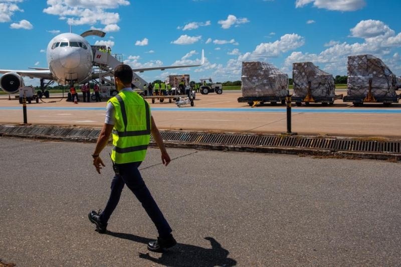 Equipamentos hospitalares comprados no exterior chegam em Mato Grosso