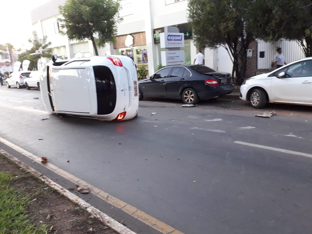 Motorista alcoolizado tomba carro em Sinop