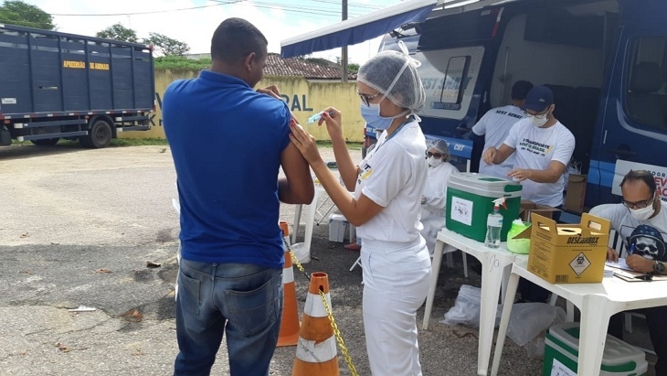 Caminhoneiros poderão se vacinar em postos de combustíveis em Sinop