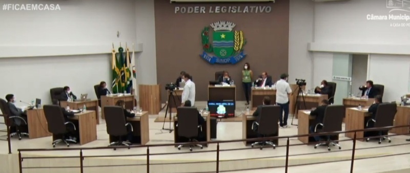 Vereadores criticam reabertura de escolas