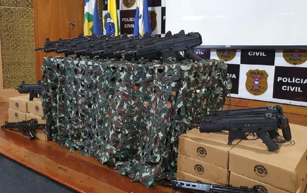 Polícia Civil entrega fuzis e submetralhadoras para delegacias de 13 regionais do estado