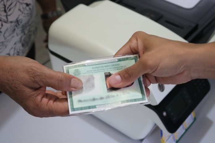 Serviço de emissão de RG é retomado gradativamente nesta segunda