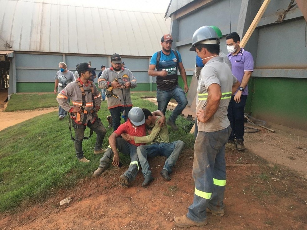 Trabalhador é resgatado após ser soterrado em silo de soja em MT