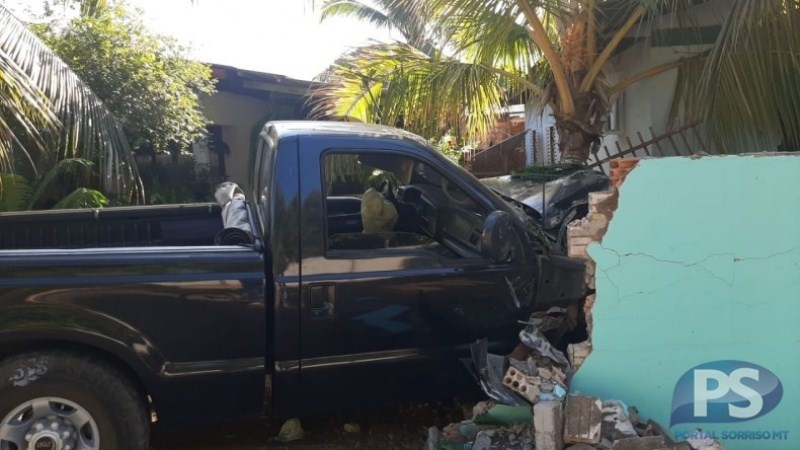 Mulher “perde” perna após ser atingida por caminhonete em Sorriso