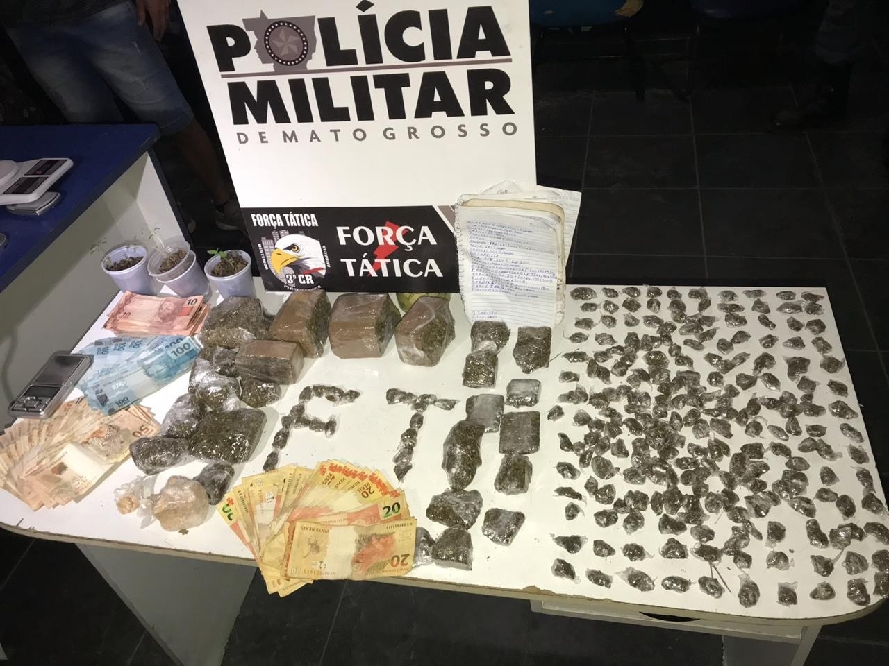 PM derruba boca de fumo e realiza apreensão de drogas