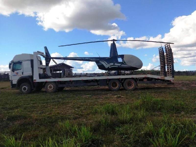 Helicóptero utilizado para desmatamento ilegal da Amazônia é levado para hangar do Estado em Sorriso