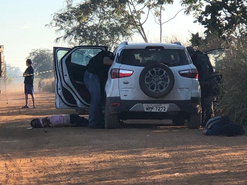 Dois homens são encontrados mortos ao lado de carro em Sinop