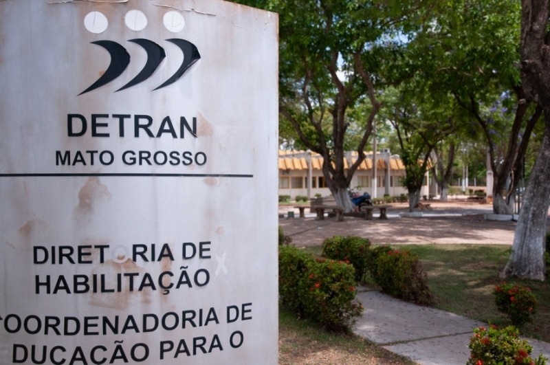 Detran de Sinop e outras 16 cidades suspendem atendimento presencial