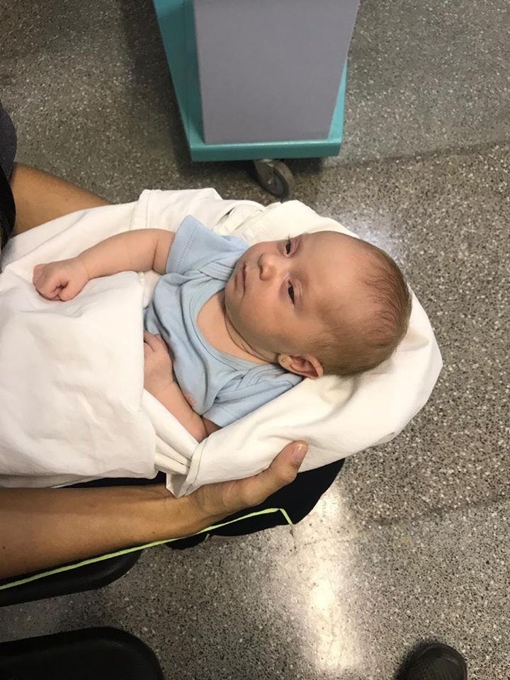 Bebê engasga com leite materno e é socorrido pela PM