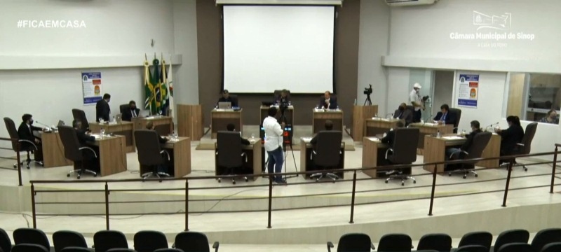 Com plenário rachado, vereadores aprovam aditivo no orçamento para publicidade