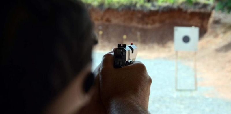 Após morte de jovem, MP quer proibir menores de praticar tiro