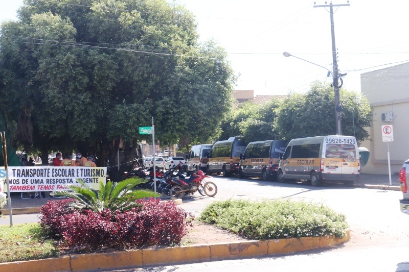 Empresas de “van” escolar pedem auxílio para prefeitura