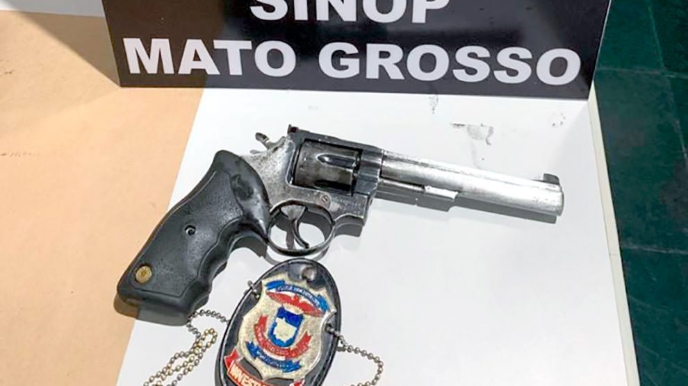 Homem de 27 anos é preso depois de esconder arma na casa da mãe