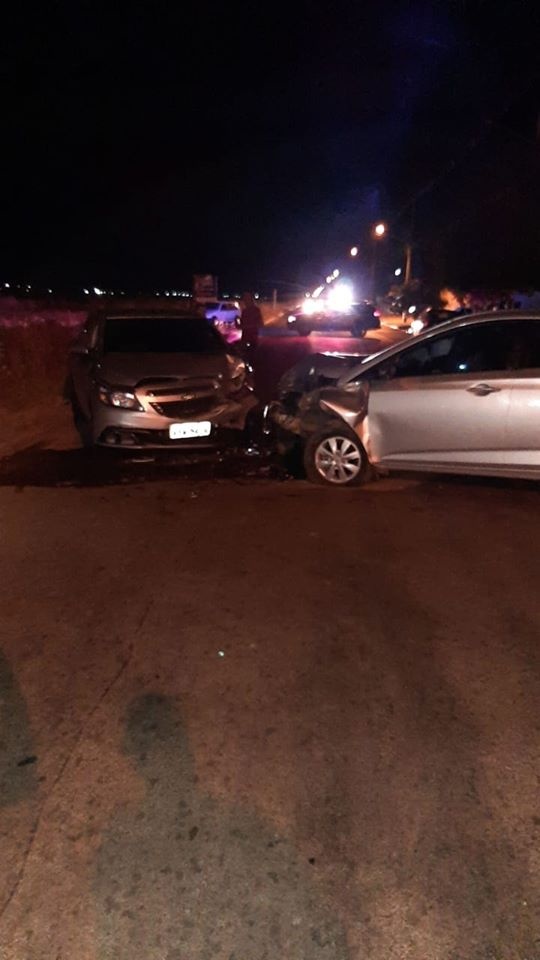 Colisão entre dois carros deixa motorista ferido em Sinop