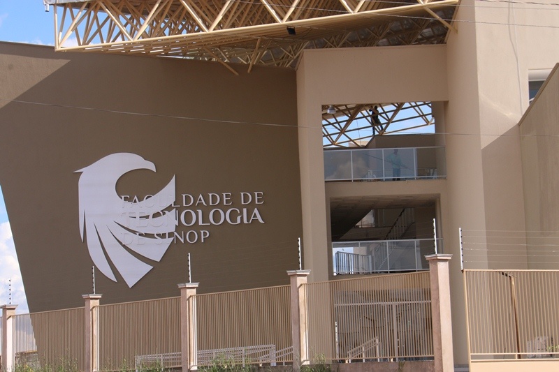 MEC reforma decisão e aprova curso de Ciências Aeronáuticas
