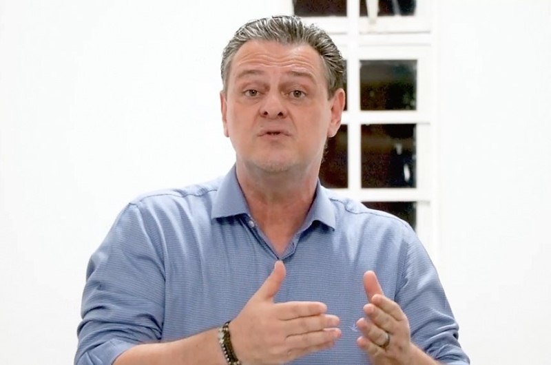Senador defende acesso gratuito à internet para quem recebe Bolsa Família