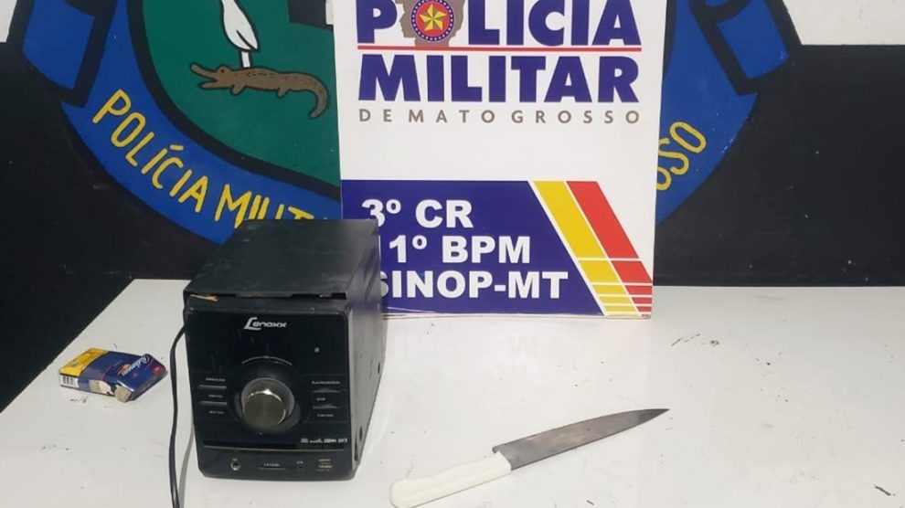 Trio rouba motorista, colide carro durante fuga e um acaba preso em Sinop