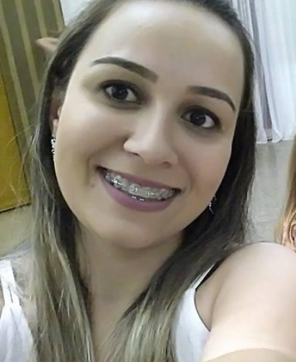Jovem morre durante mudança, após ser promovida no trabalho