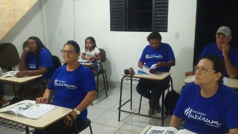 Seduc supera meta de alfabetização de adultos no Estado
