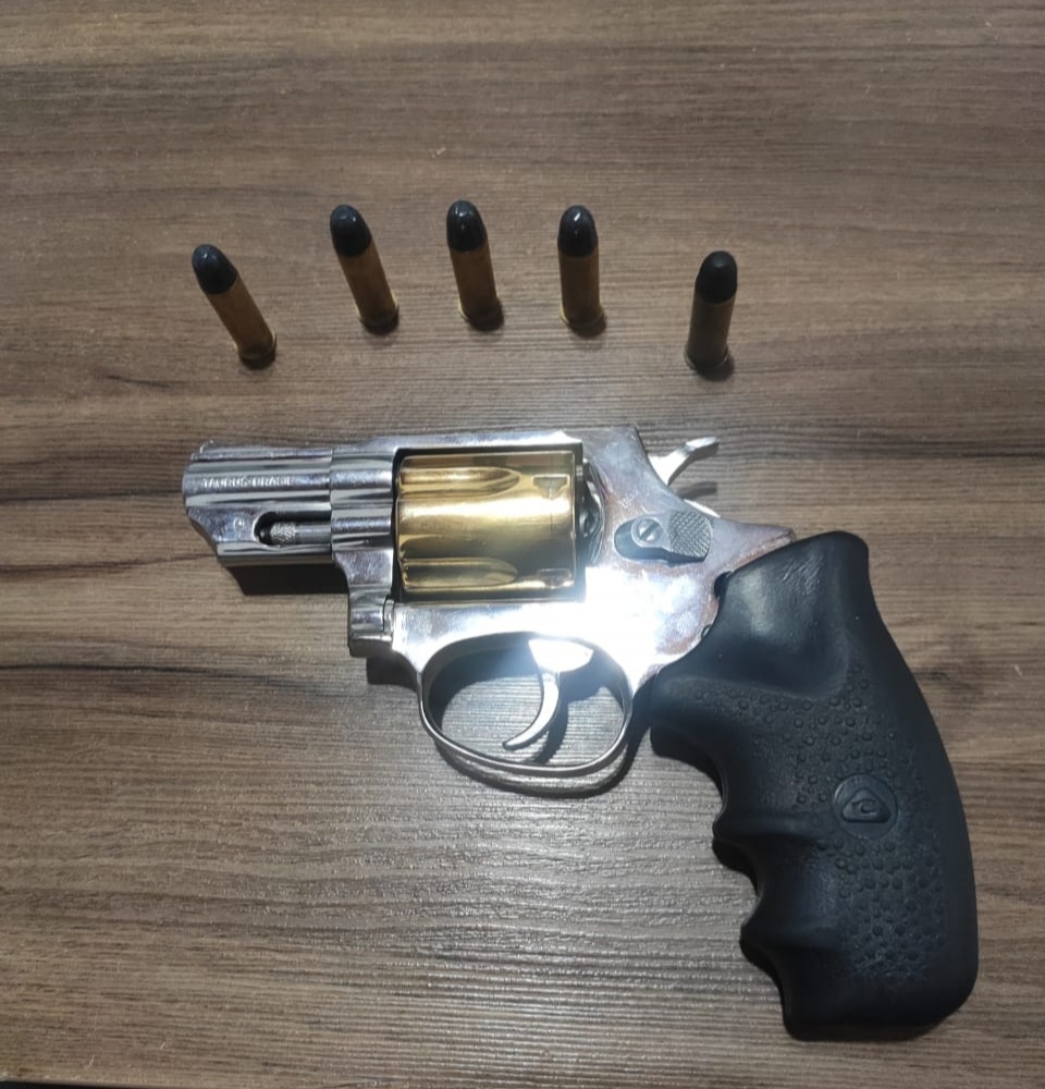 Sinop: Mulher é presa com arma de fogo no Jardim Celeste