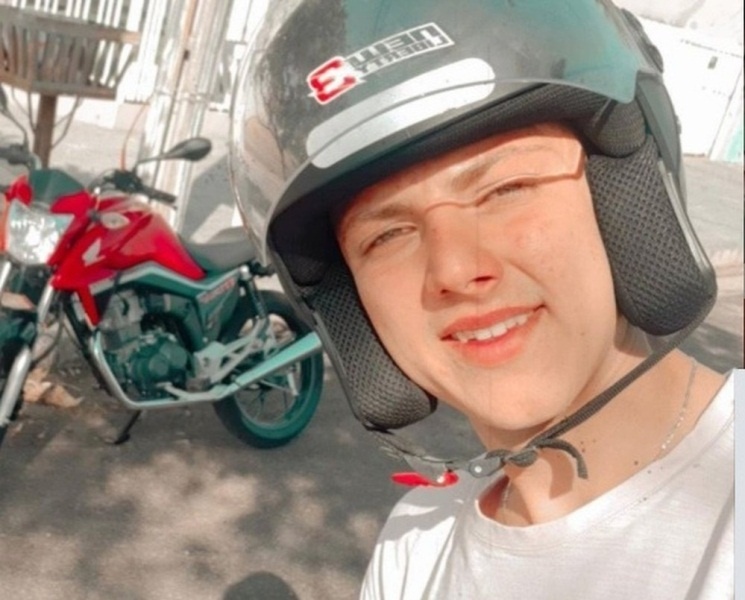 Acidente entre caminhonete e moto deixa jovem morto em Primavera do Leste