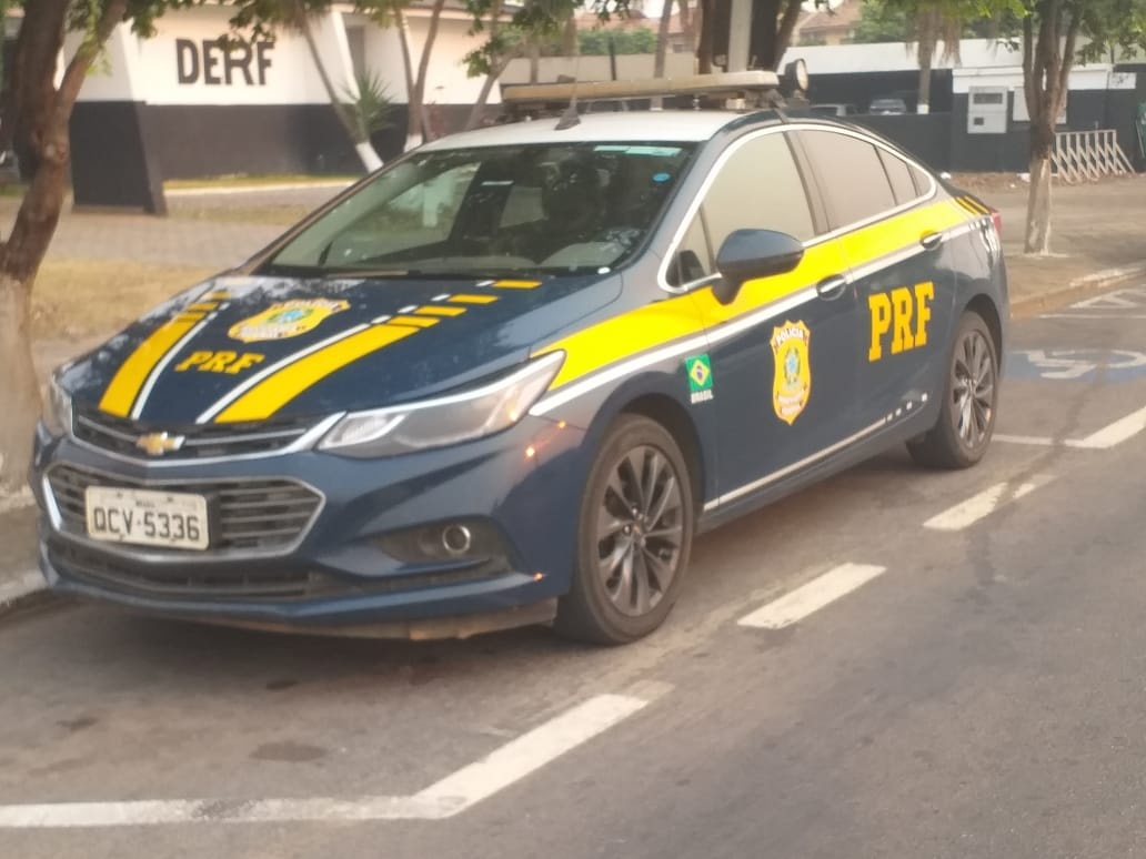 Sinop: PRF prende homem com mandado de prisão em aberto
