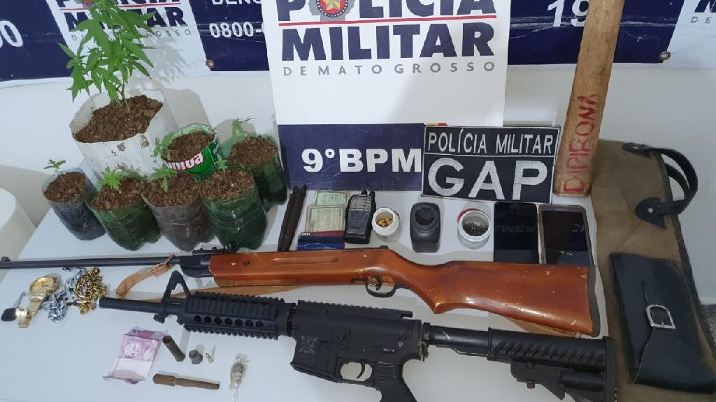 Três são presos por porte ilegal de arma de fogo e tráfico de drogas
