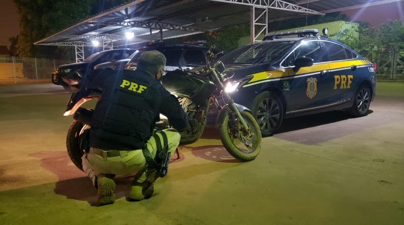 Cáceres: PRF apreende na BR-070 motocicleta clonada