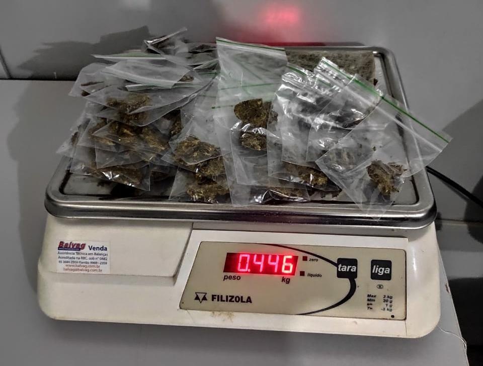 PM prende homem com 49 porções de maconha em Várzea Grande