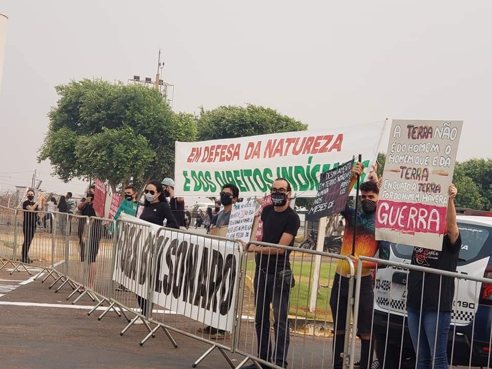 Grupo antifascista faz ato contra governo Bolsonaro