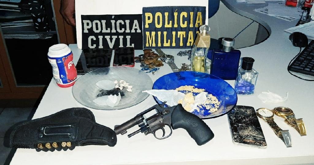 Três são presos por tráfico de drogas e porte ilegal de arma de fogo