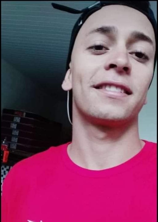 Jovem morre após jogar moto na frente de carreta na MT-320