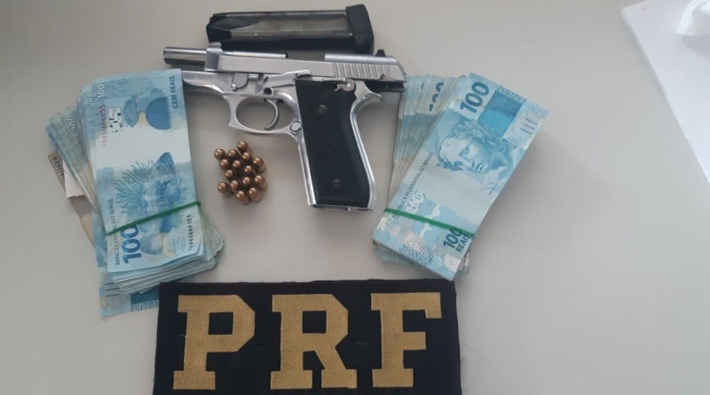 Homem é preso com pistola e munições na BR-364
