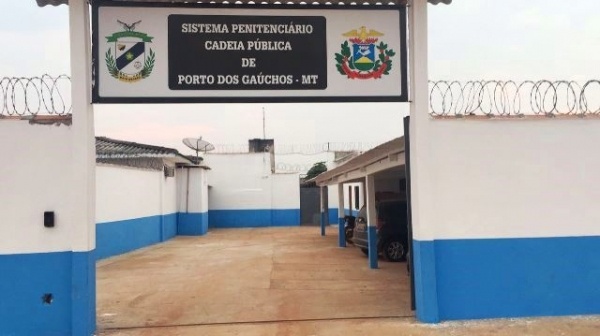 Policiais encontram detento morto em cela de cadeia